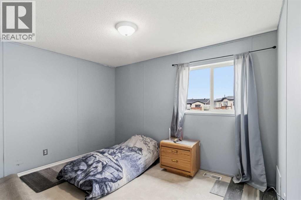 269 MCKINLAY Crescent - 20