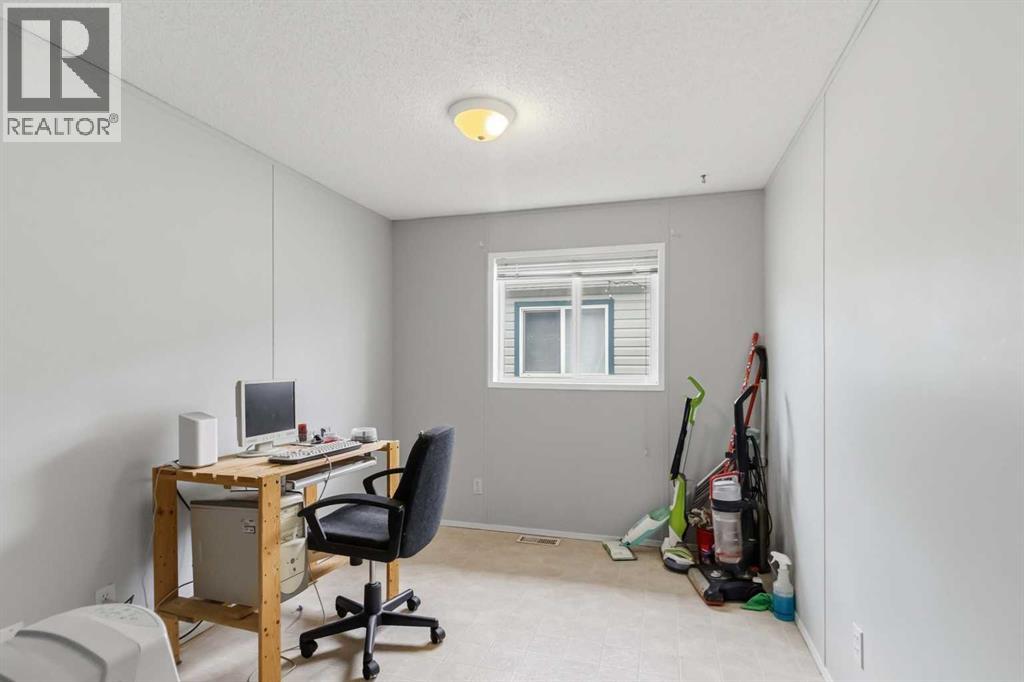 269 MCKINLAY Crescent - 22