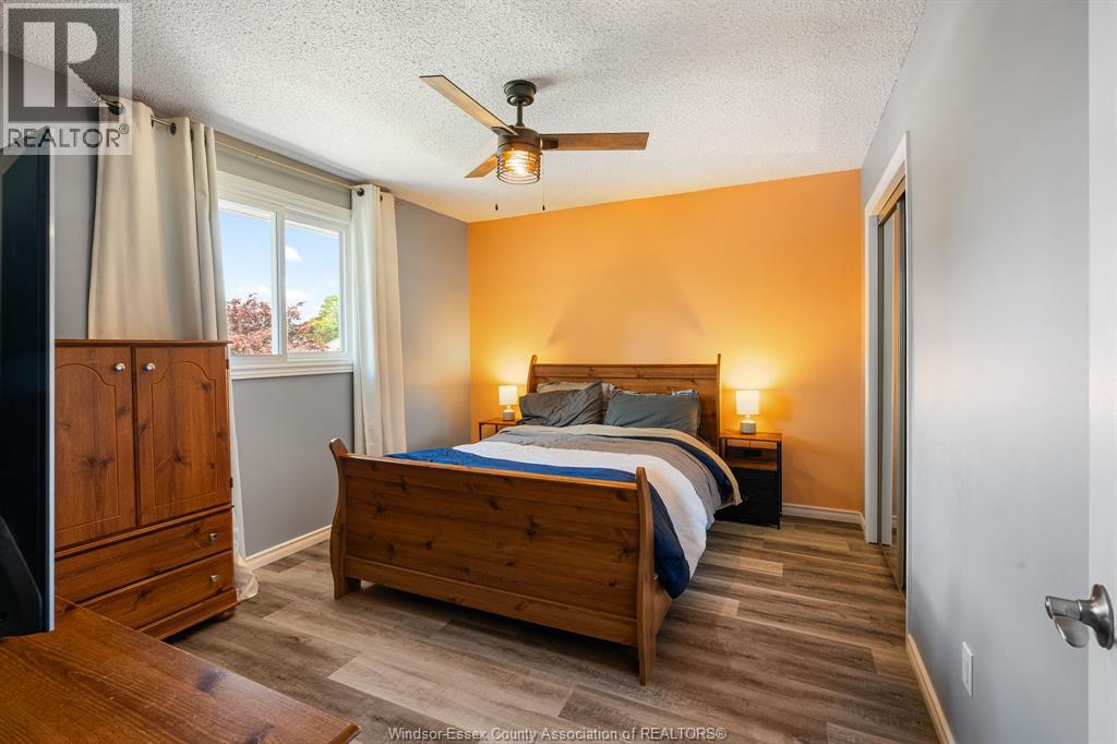 538 Michael CRESCENT - 28