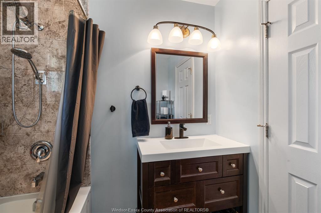 538 Michael CRESCENT - 31