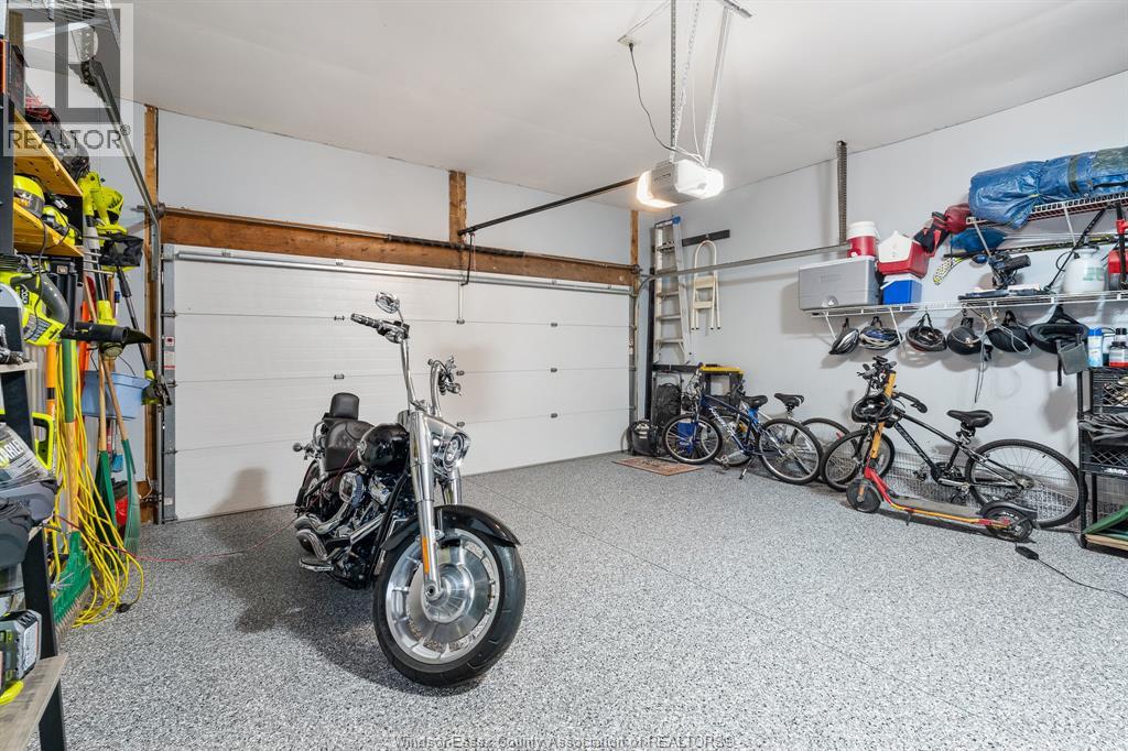 538 Michael CRESCENT - 38