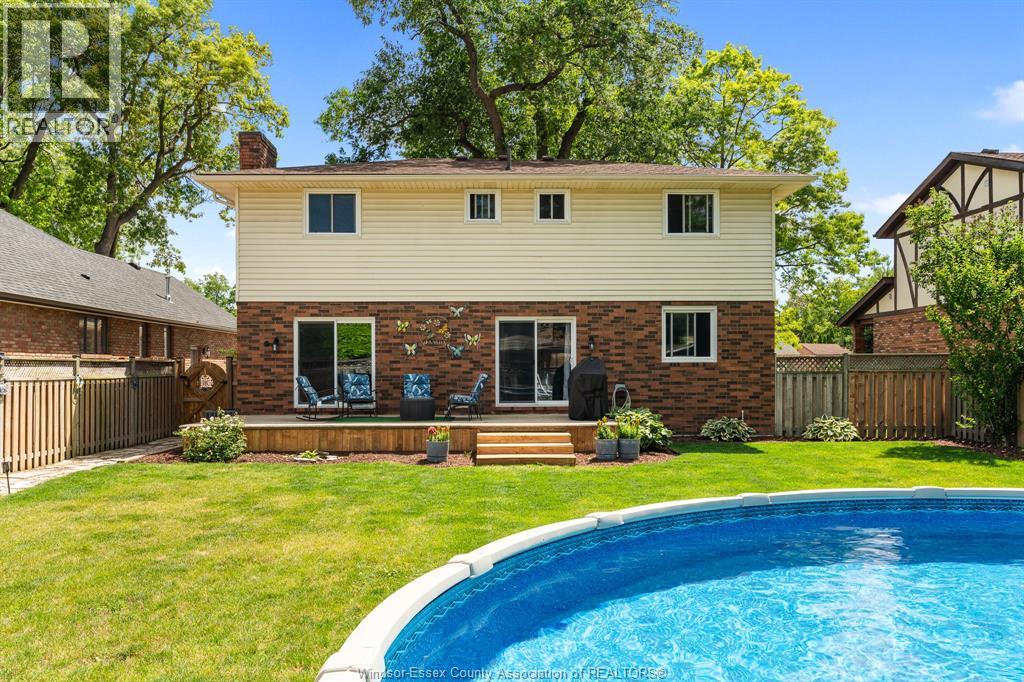 538 Michael CRESCENT - 40