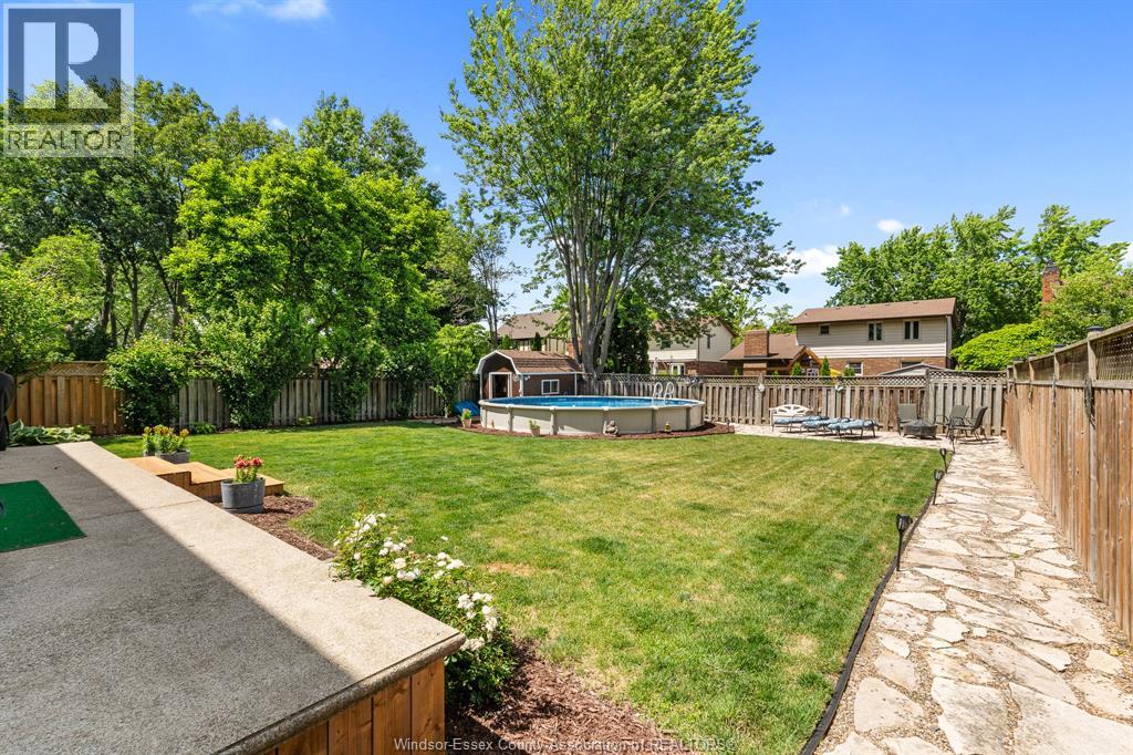 538 Michael CRESCENT - 44