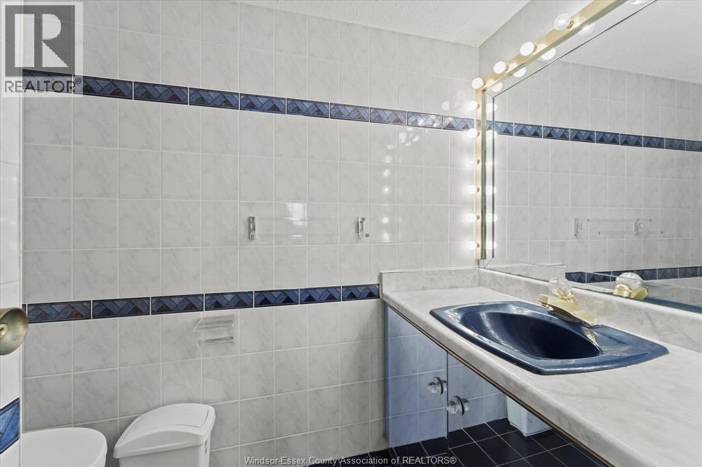 #1302 380 PELISSIER STREET - 21