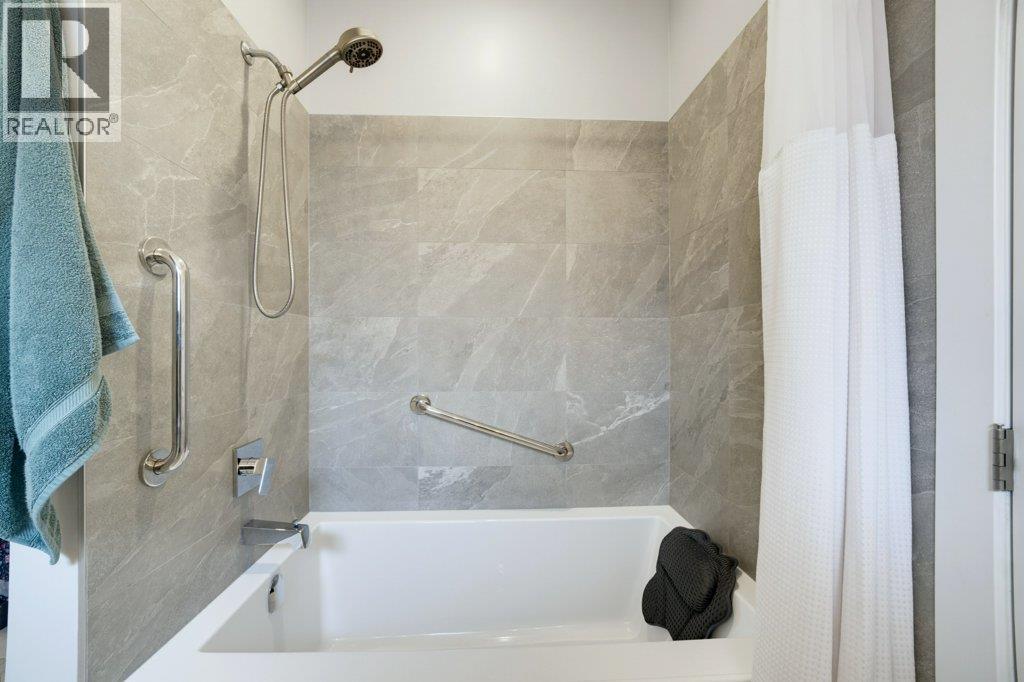 #38 1791 10 Street SW - 36