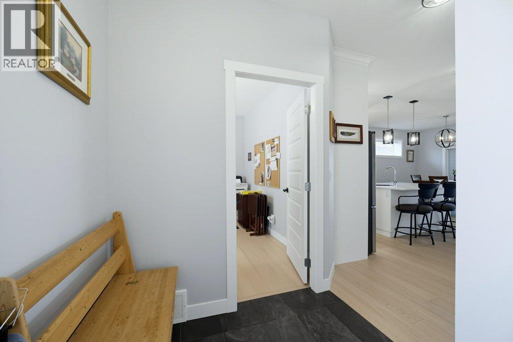 #38 1791 10 Street SW - 11