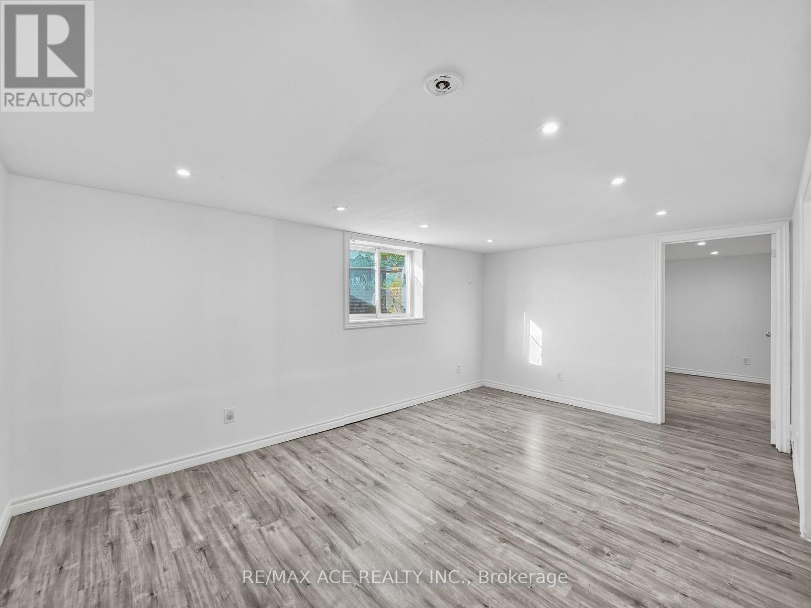 1385 PARK ROAD S - 36