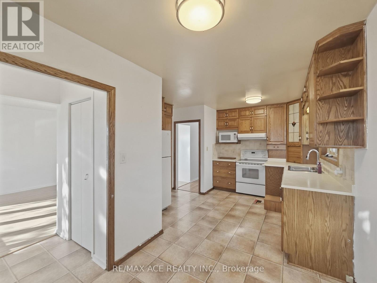 1385 PARK ROAD S - 9