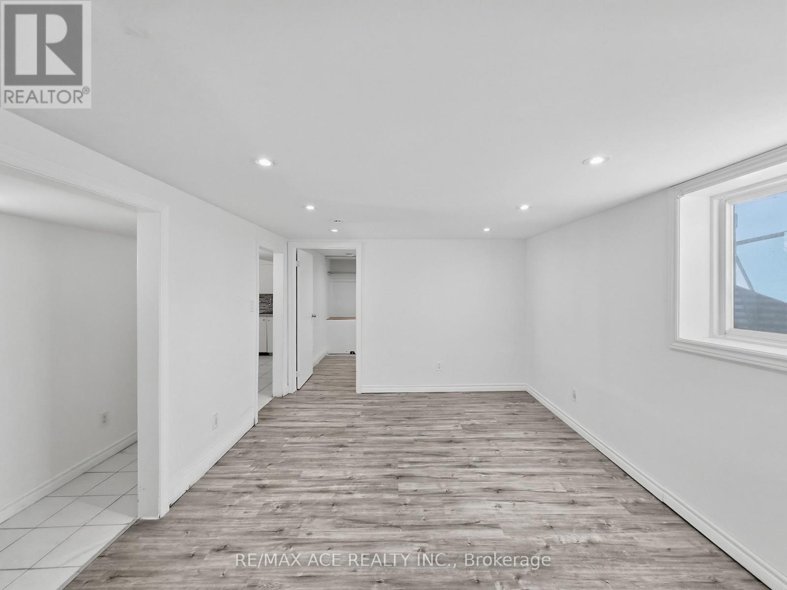 1385 PARK ROAD S - 34