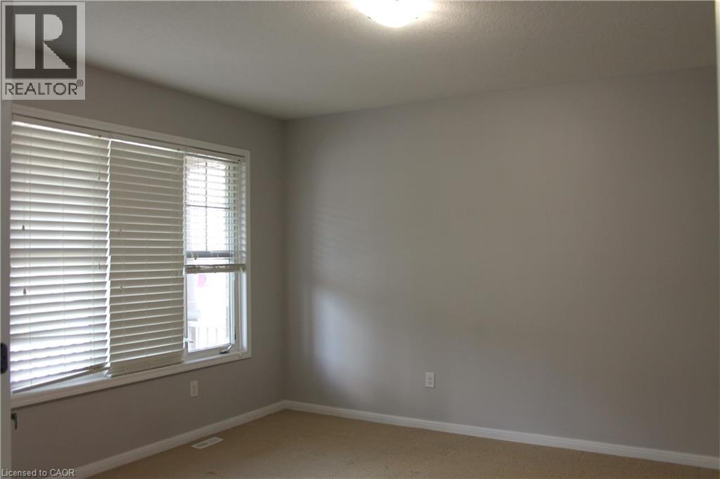 52 BEATTIE Crescent — photo 3