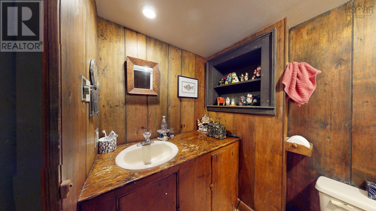654 Main Street - 21