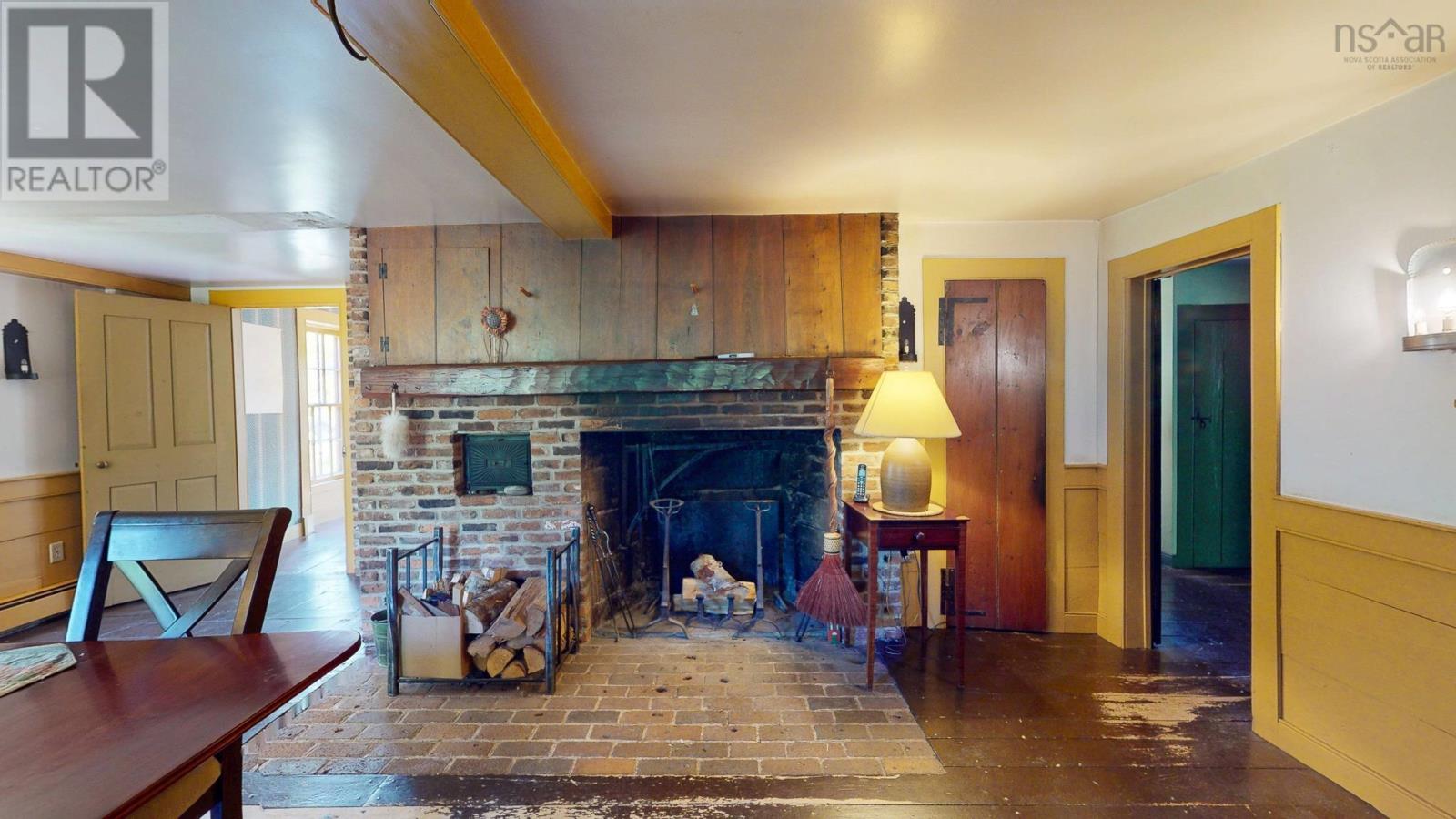 654 Main Street - 13