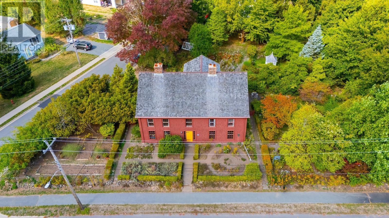 654 Main Street - 34