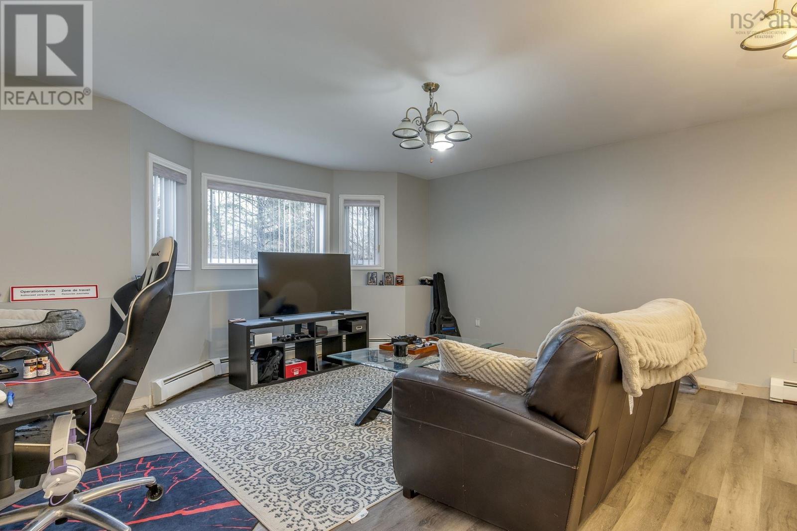 15 Bainbridge Court - 24