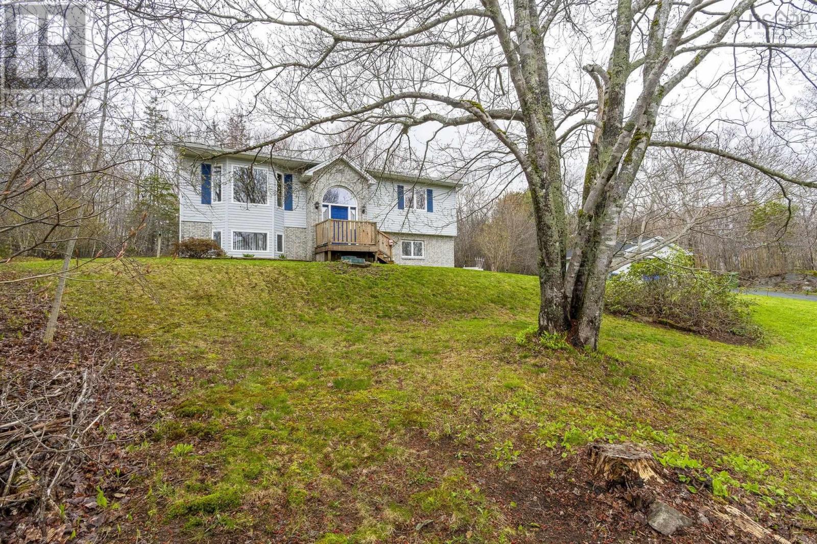 15 Bainbridge Court - 46