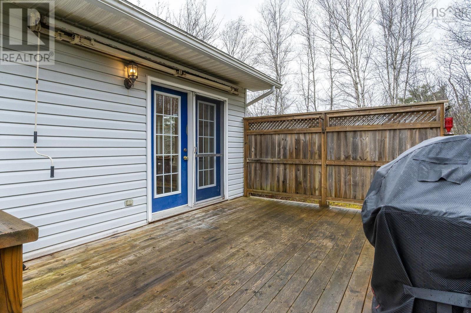 15 Bainbridge Court - 43