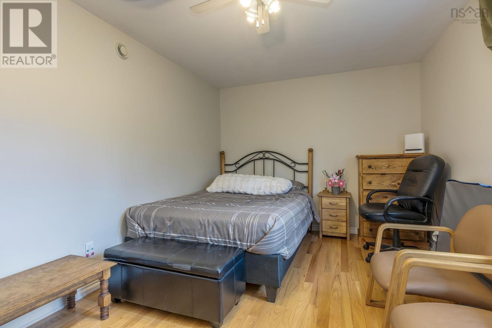 15 Bainbridge Court - 22