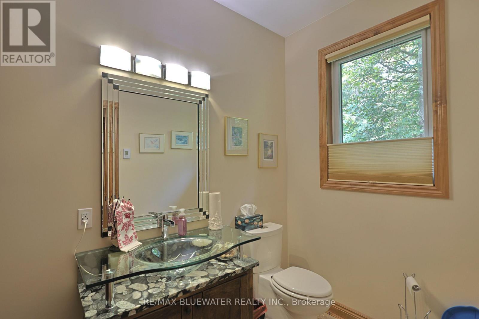 9956 PINETREE CRESCENT - 28