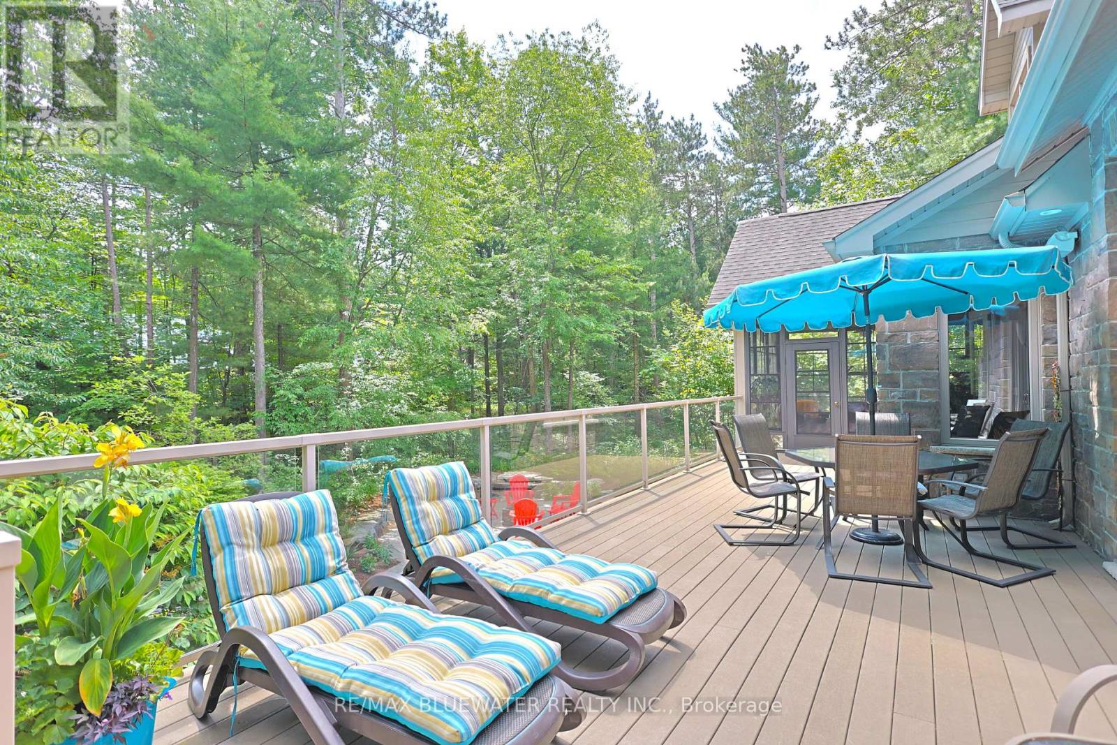 9956 PINETREE CRESCENT - 41