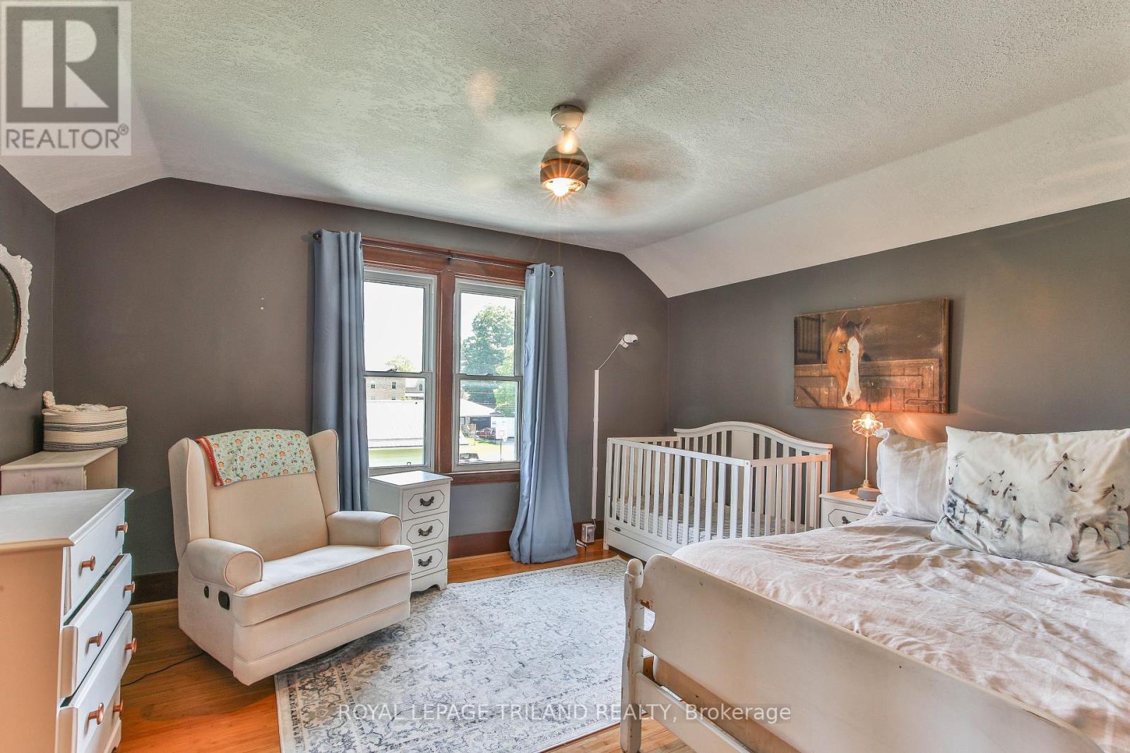 415 MAIN STREET E - 21