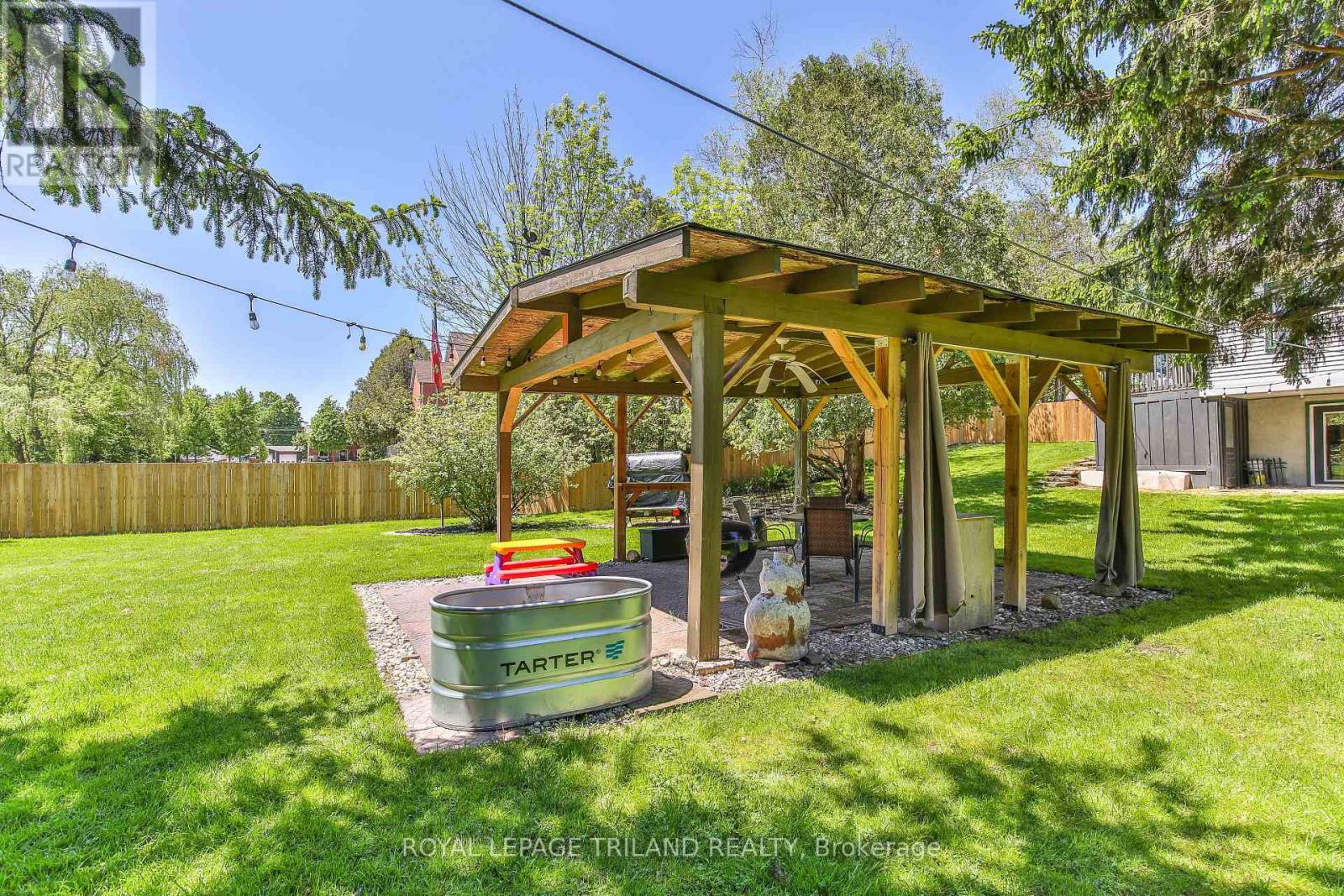 415 MAIN STREET E - 39