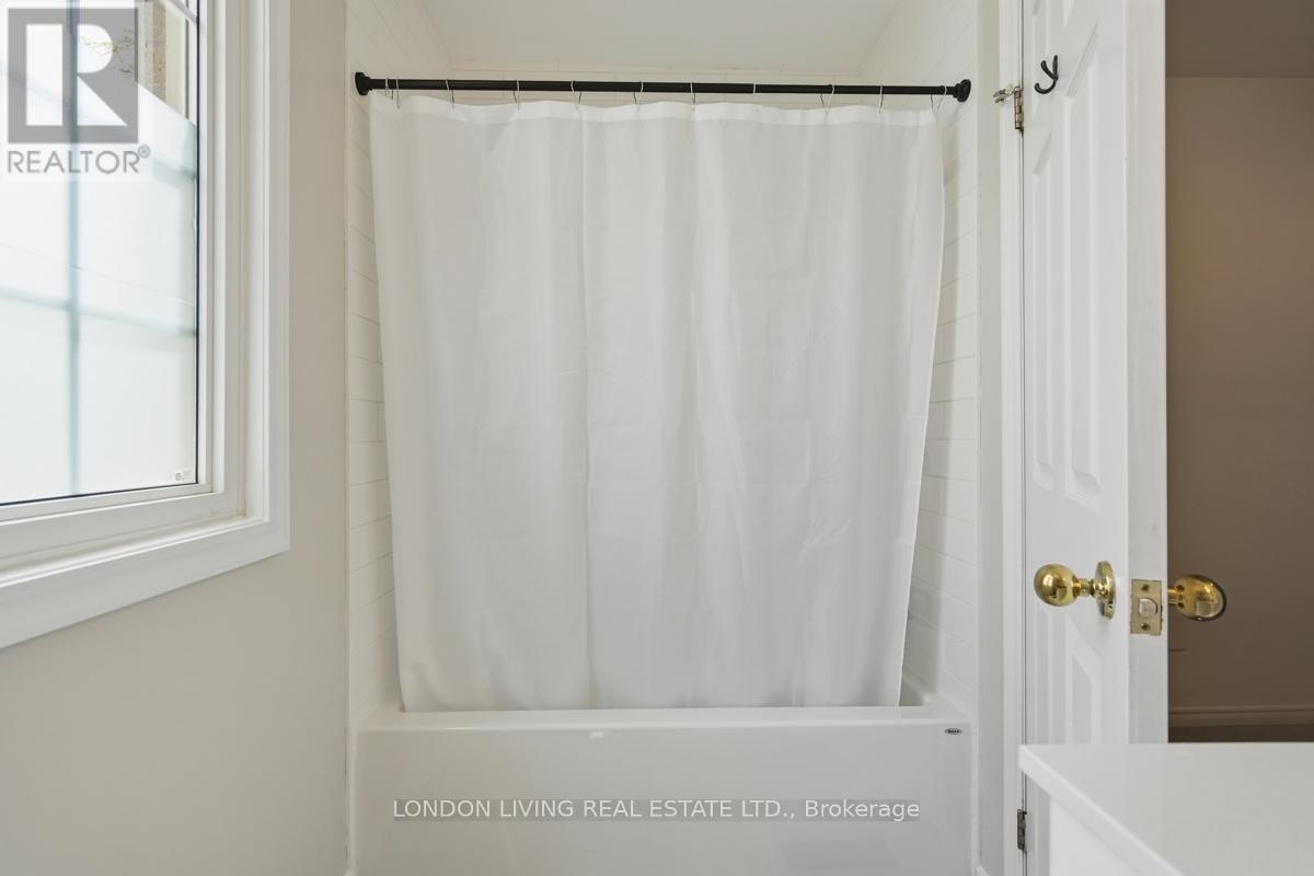 7006 DIANE CRESCENT - 24