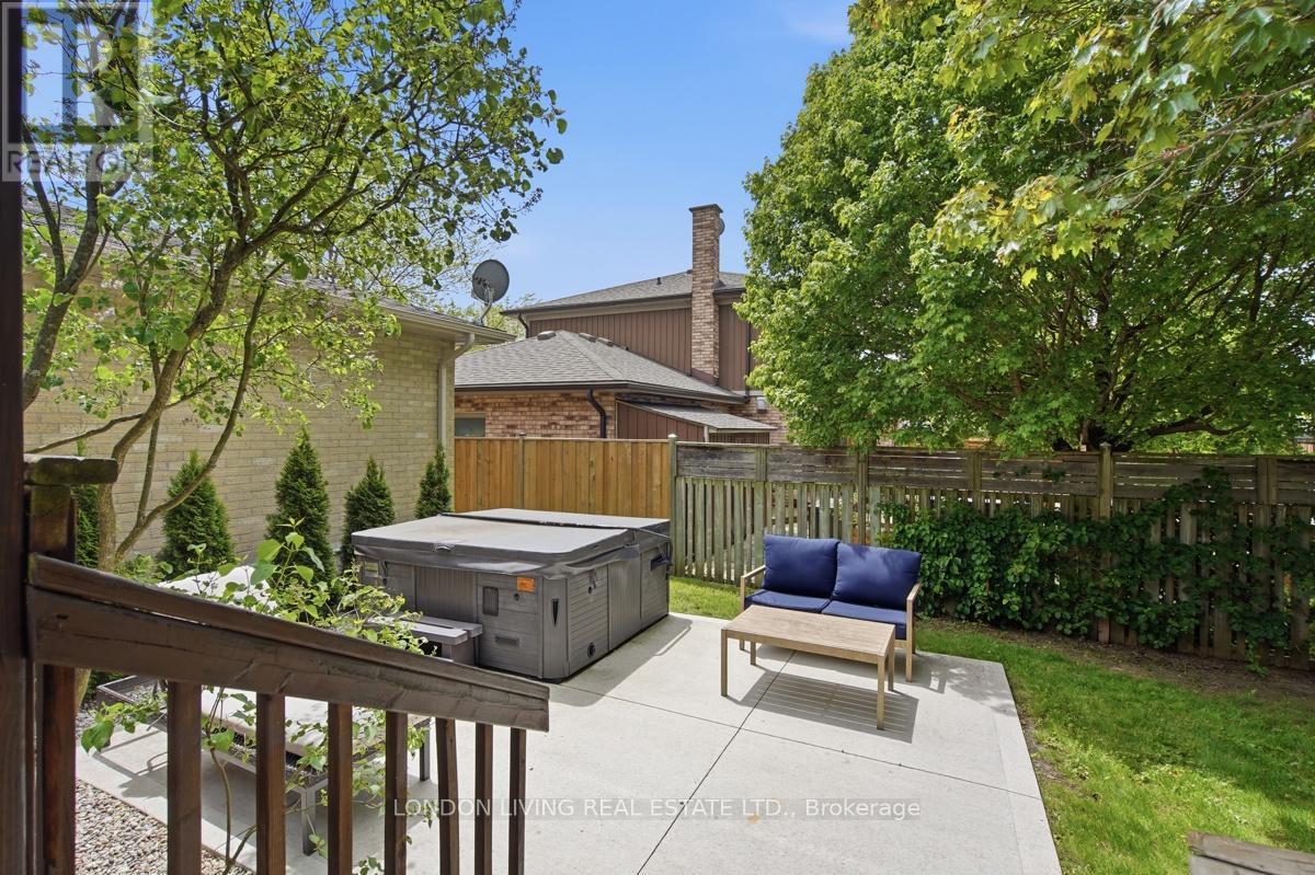 7006 DIANE CRESCENT - 32