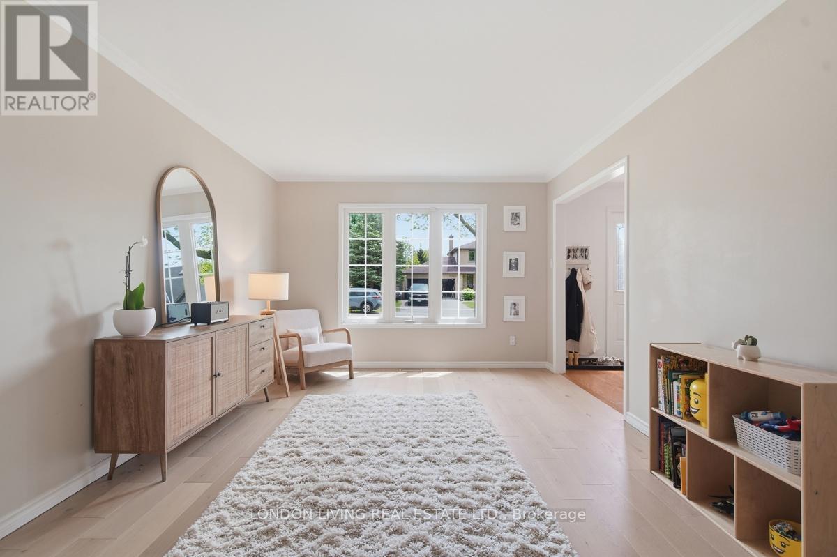 7006 DIANE CRESCENT - 6