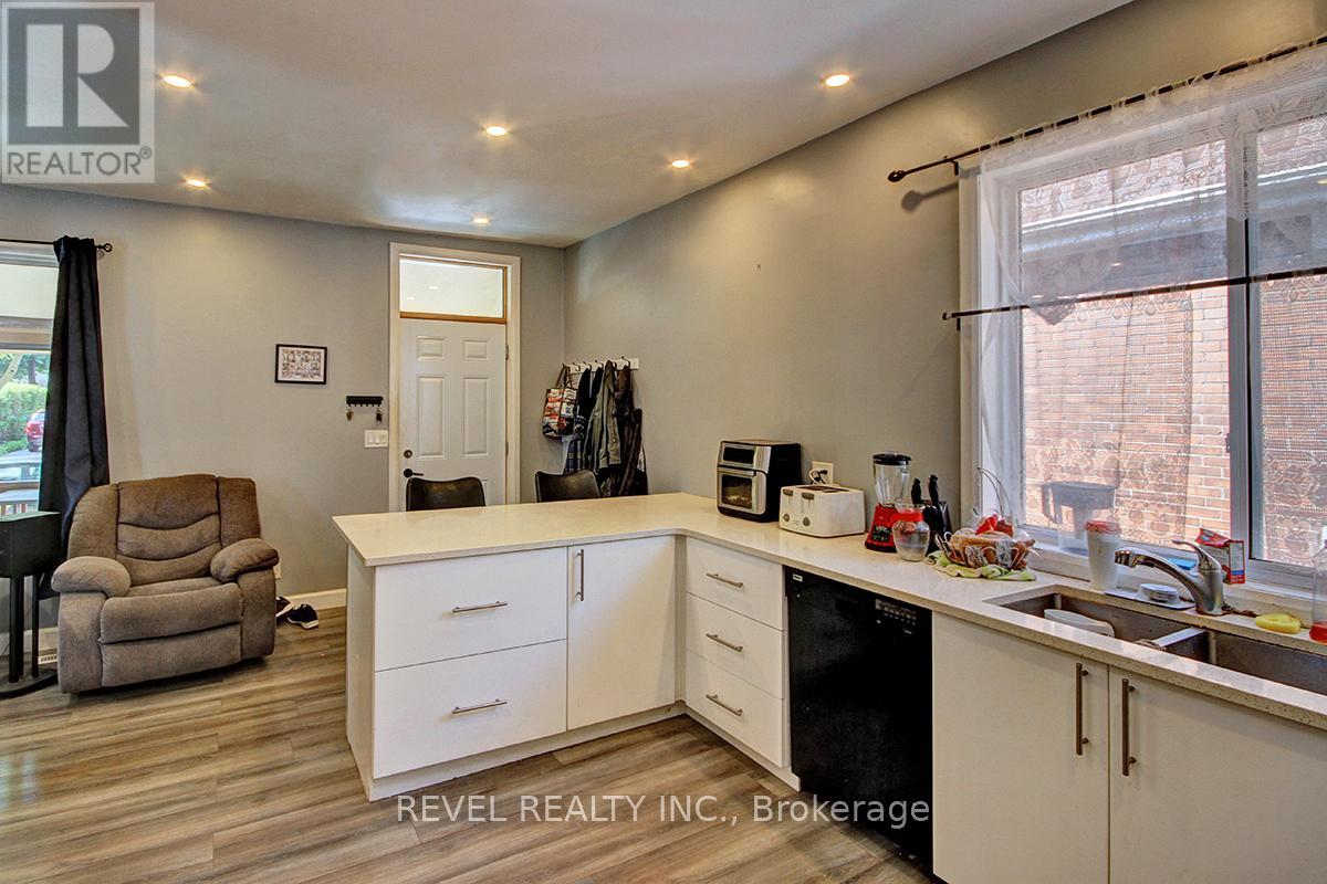 322 MORNINGTON AVENUE - 8