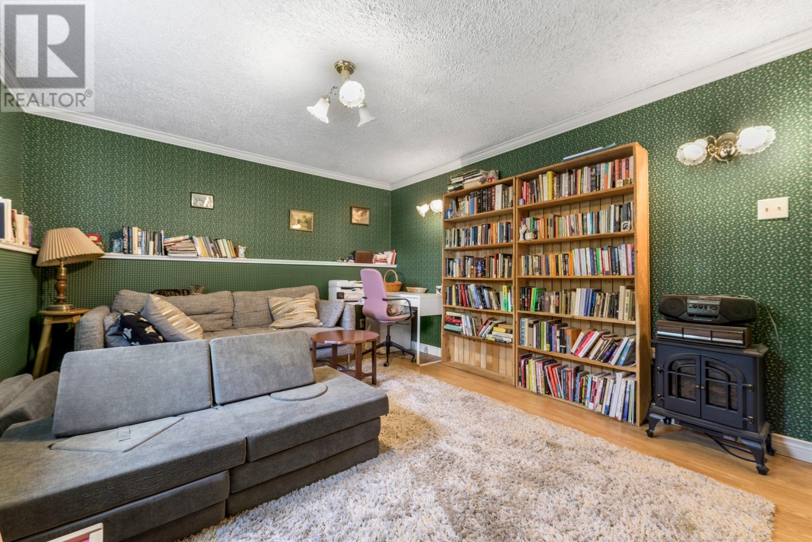 24 Hawker Crescent - 15