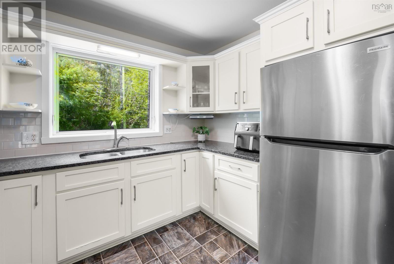 495 Shore Drive - 10