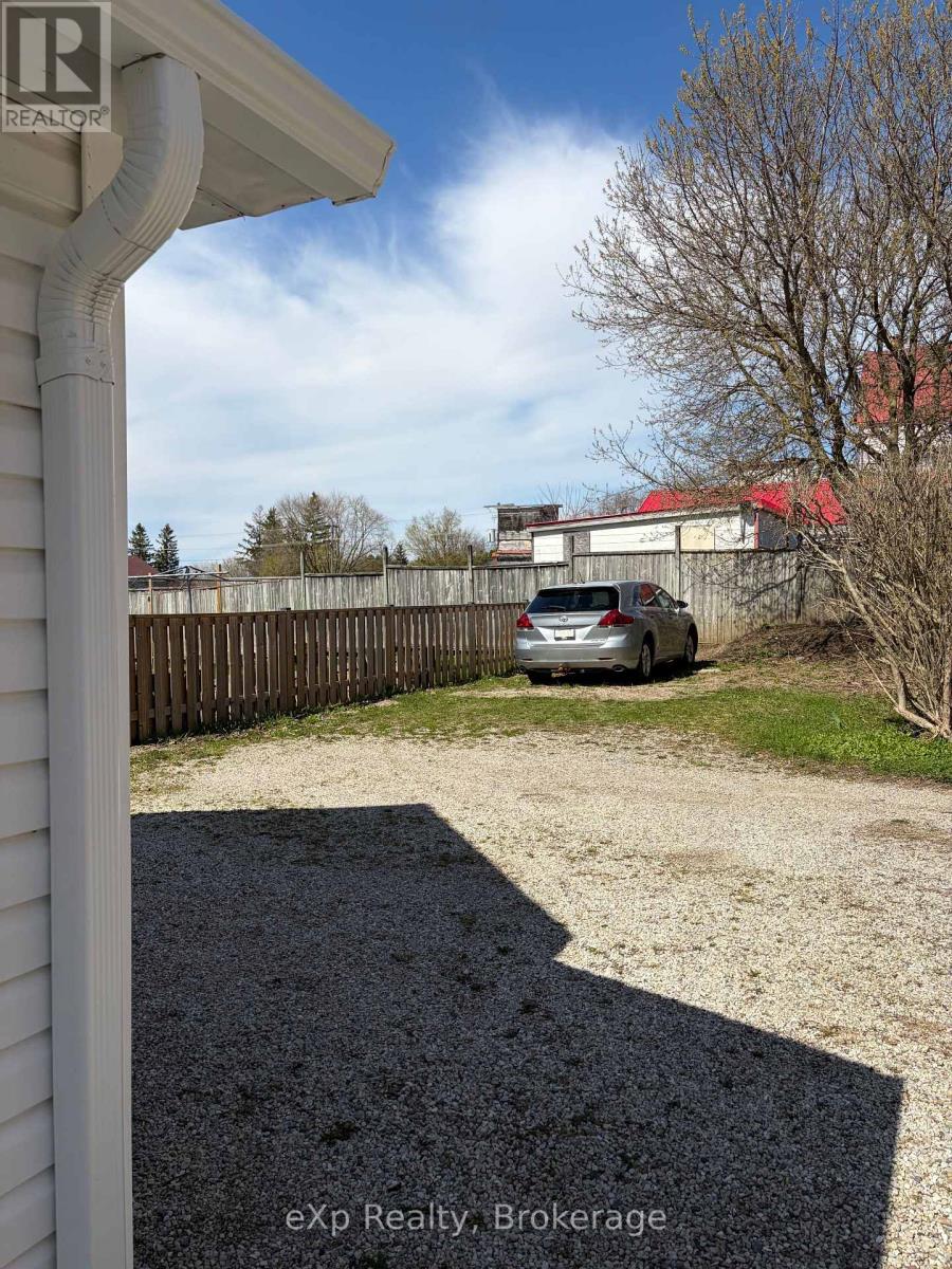 8 WEST STREET - 35