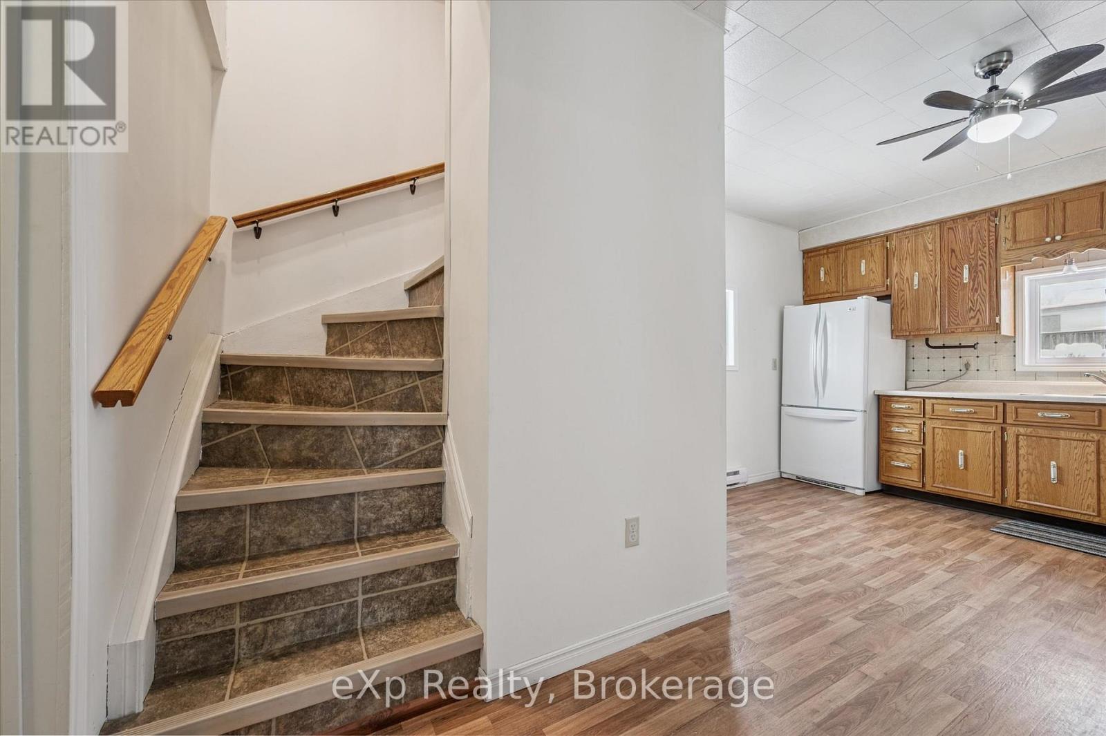 8 WEST STREET - 24