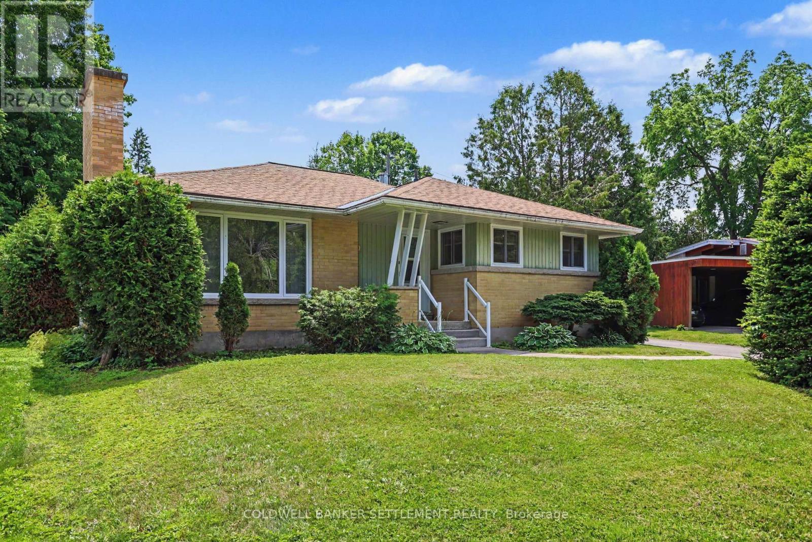 6 GLENVIEW CRESCENT - 1