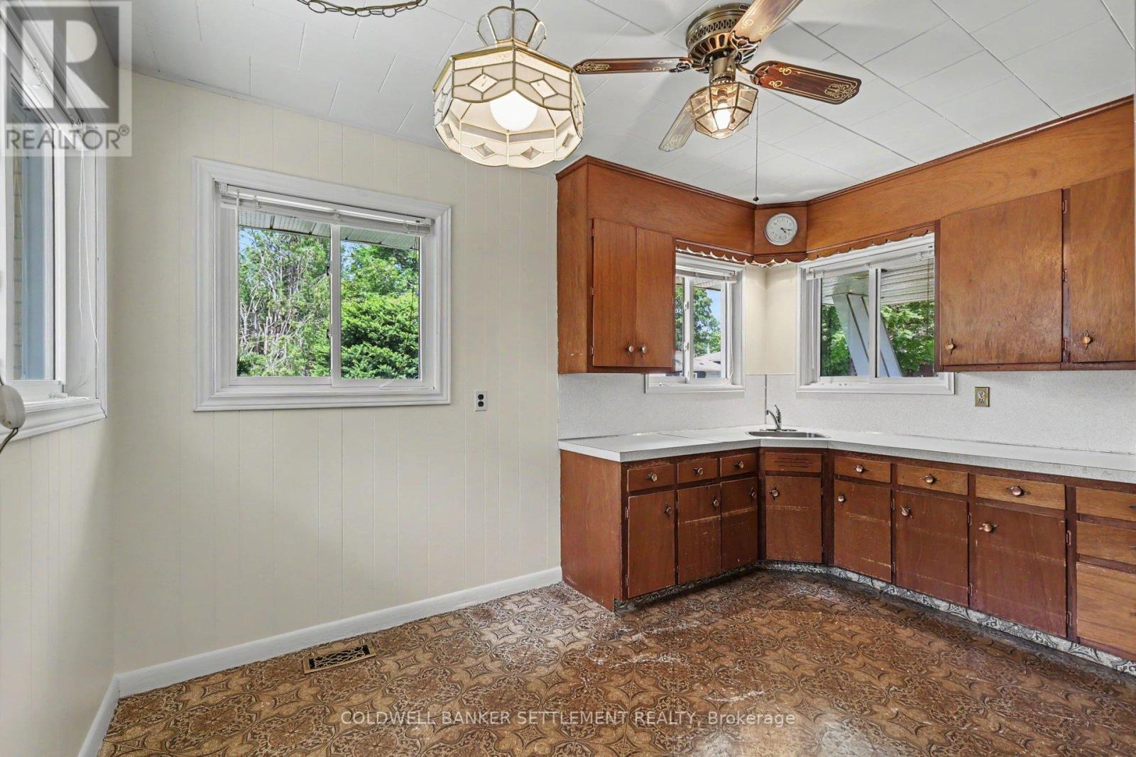 6 GLENVIEW CRESCENT - 10