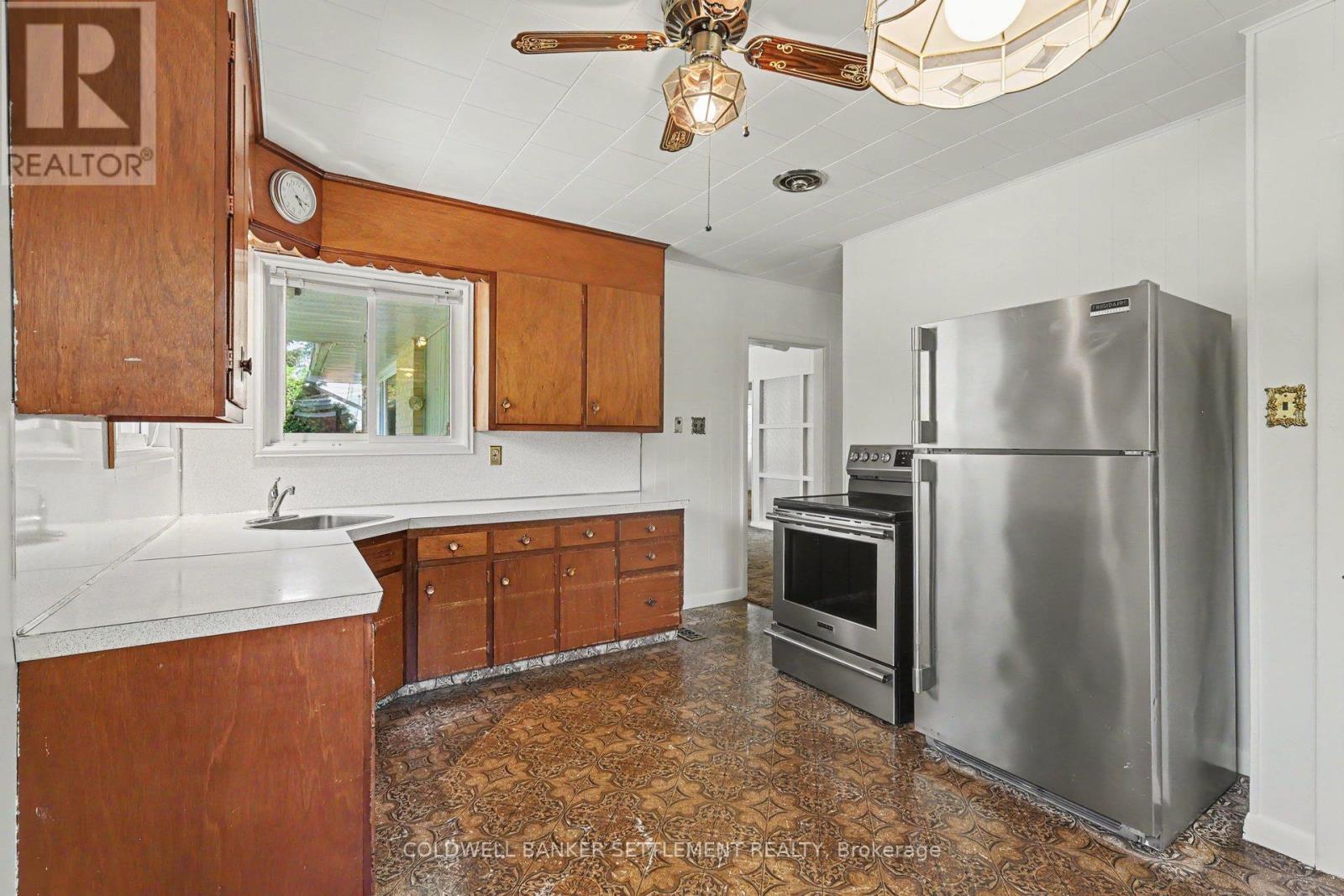 6 GLENVIEW CRESCENT - 11