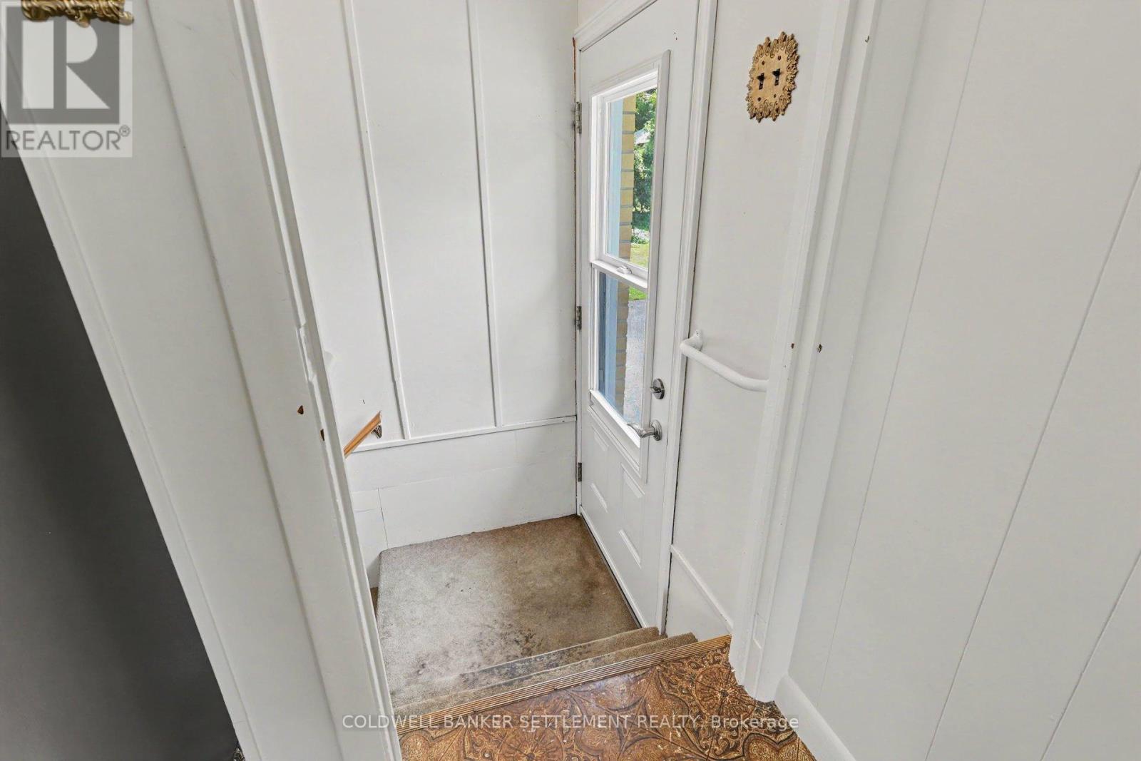 6 GLENVIEW CRESCENT - 12
