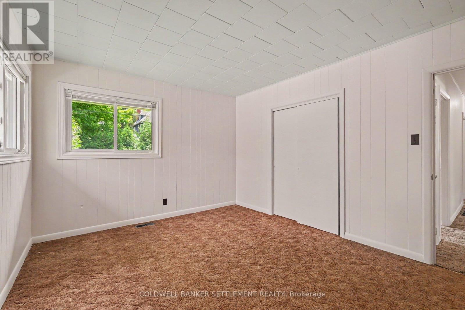 6 GLENVIEW CRESCENT - 18