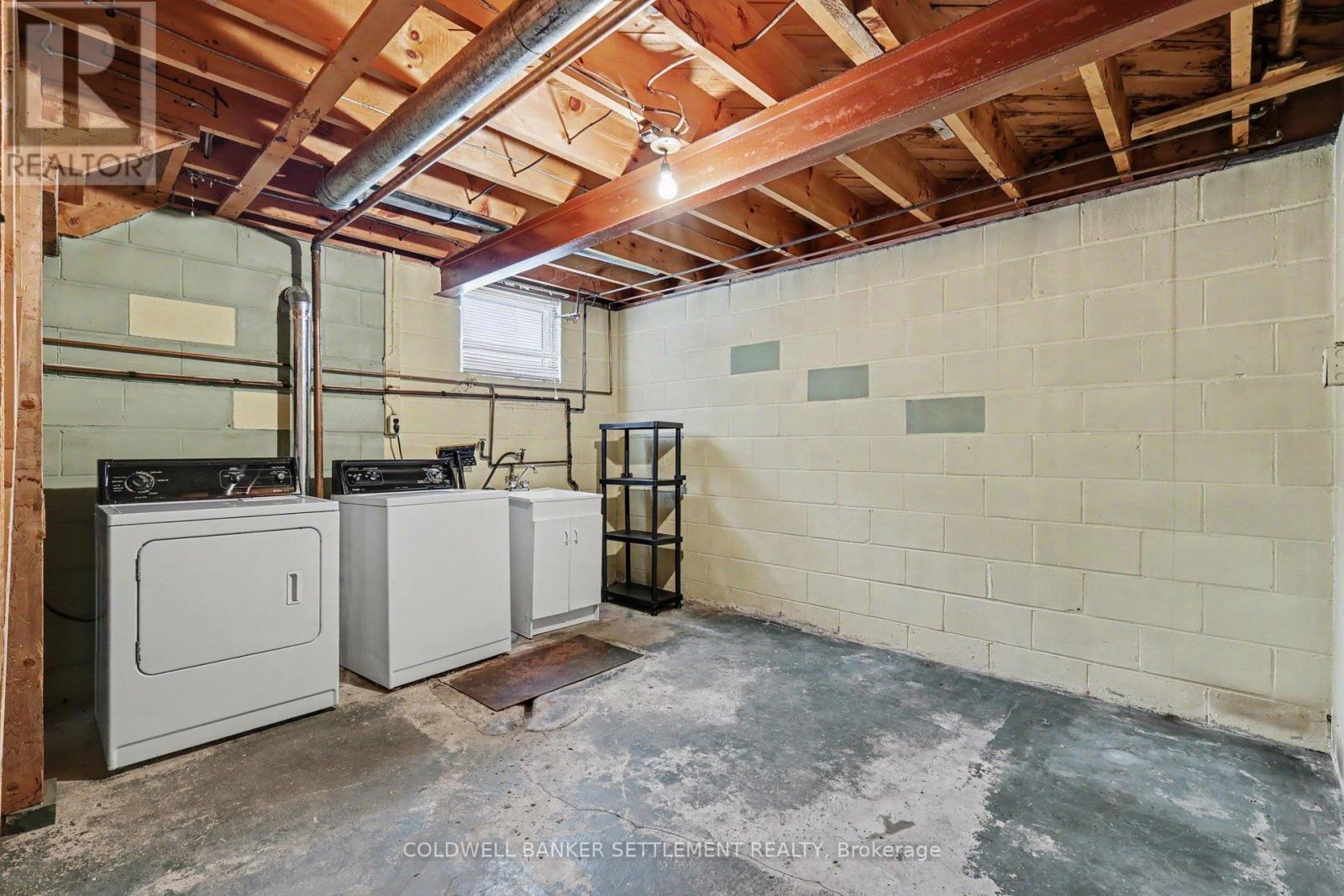 6 GLENVIEW CRESCENT - 24