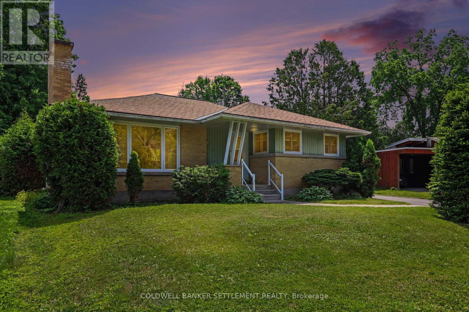 6 GLENVIEW CRESCENT - 31