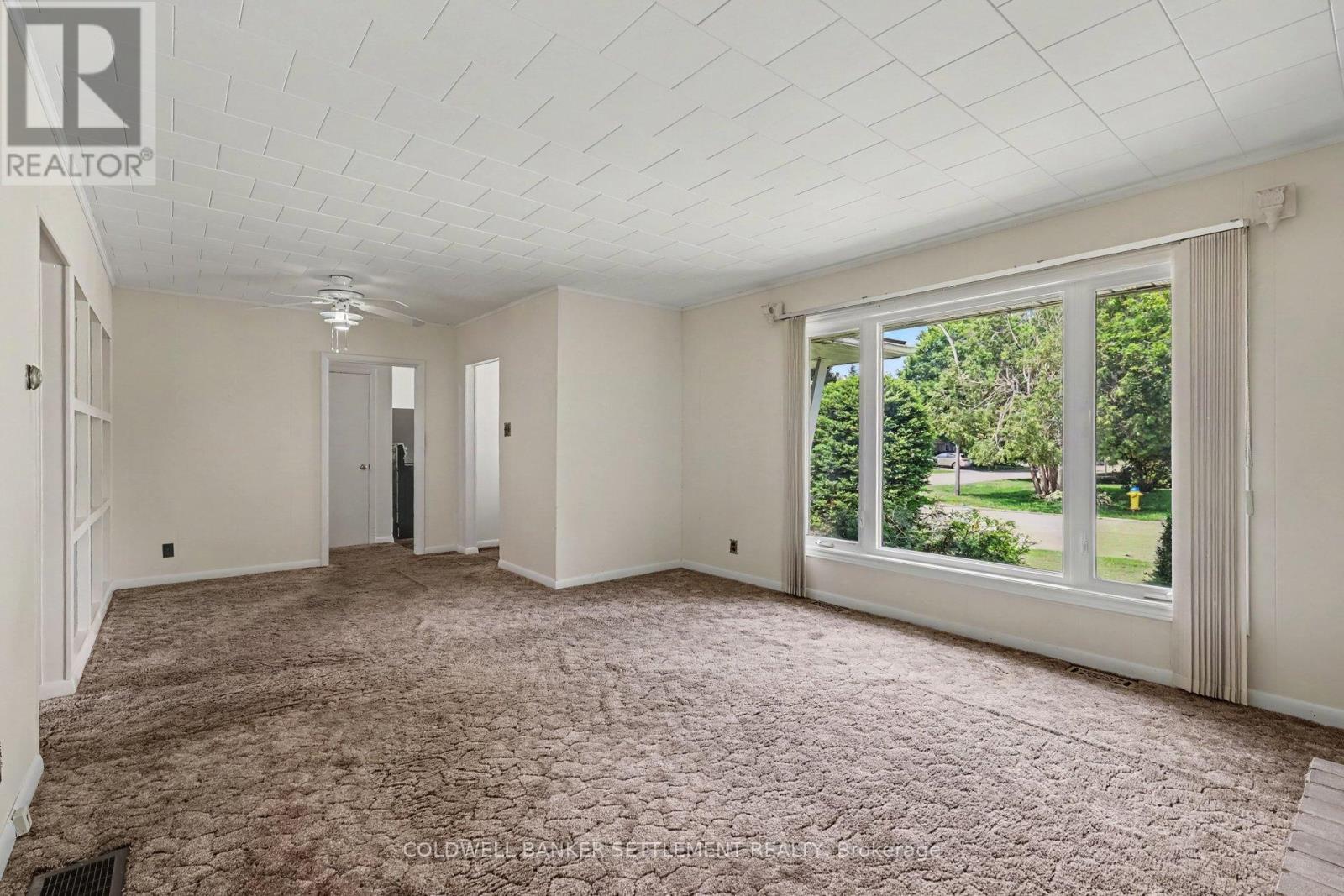 6 GLENVIEW CRESCENT - 6