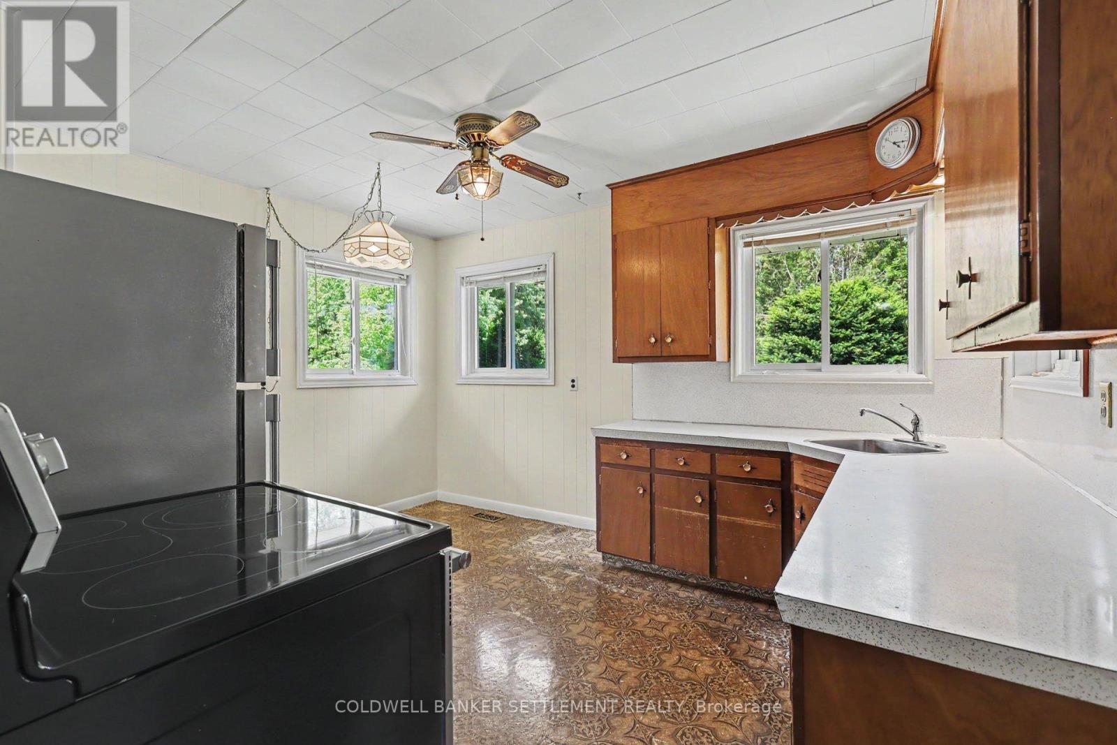 6 GLENVIEW CRESCENT - 9