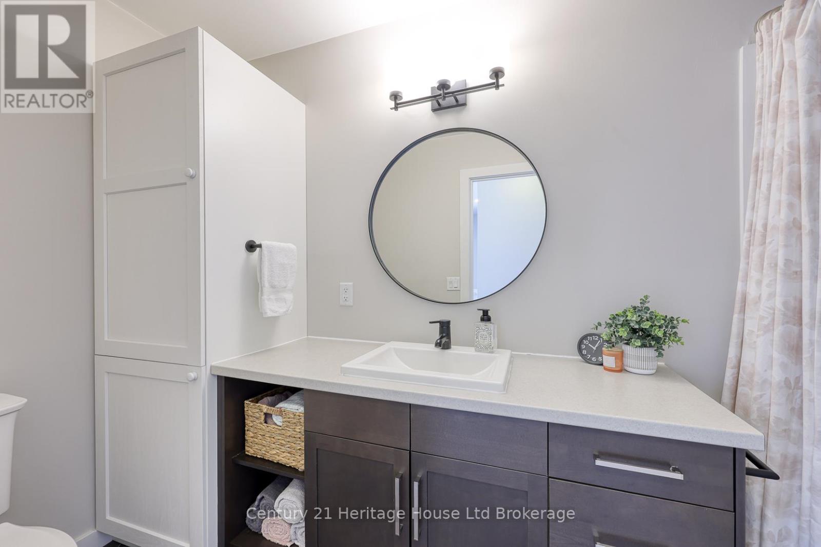 258 GRAHAM STREET - 11