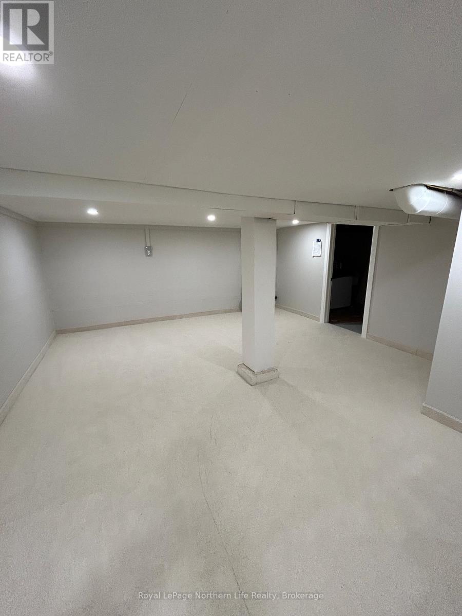 1079 CASSELLS STREET - 21