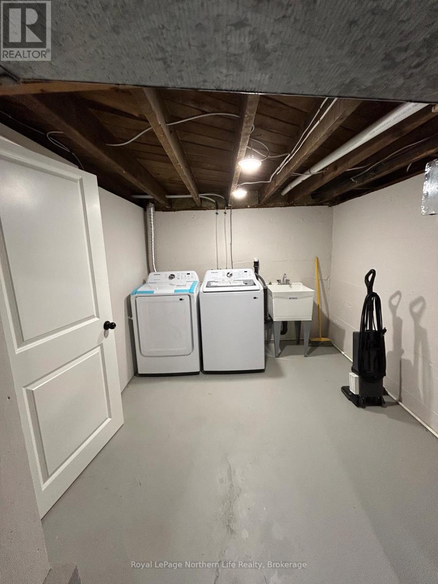 1079 CASSELLS STREET - 22