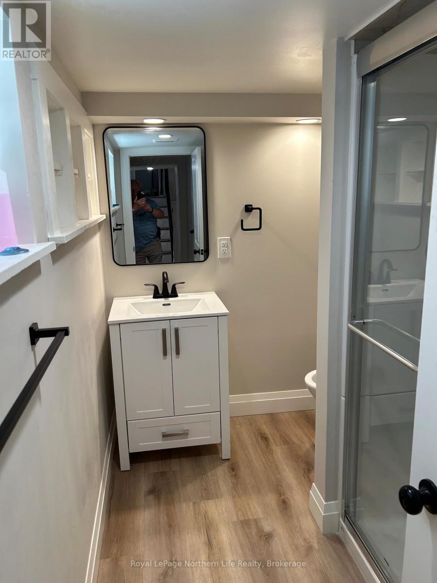 1079 CASSELLS STREET - 23