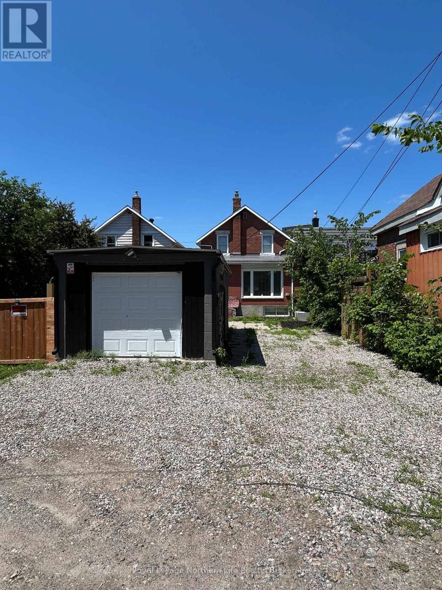 1079 CASSELLS STREET - 3