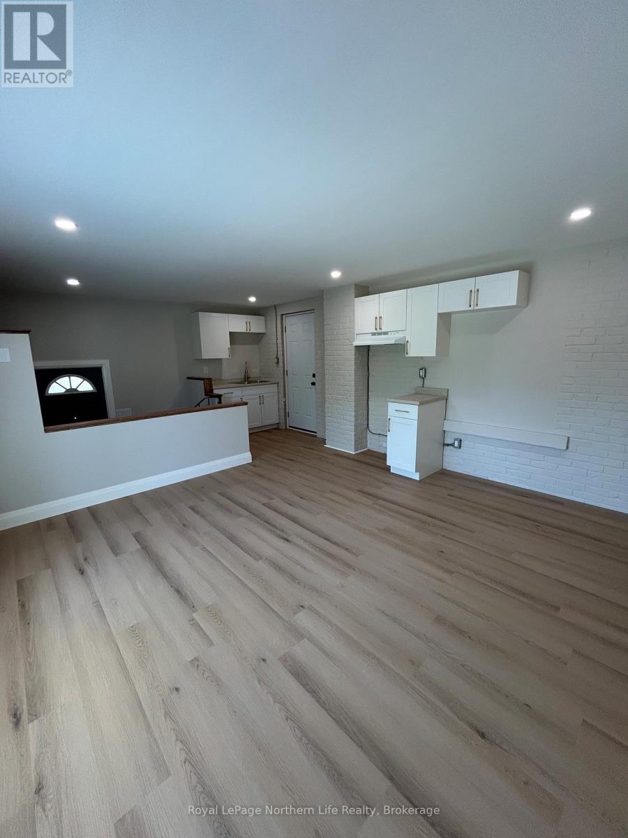 1079 CASSELLS STREET - 6