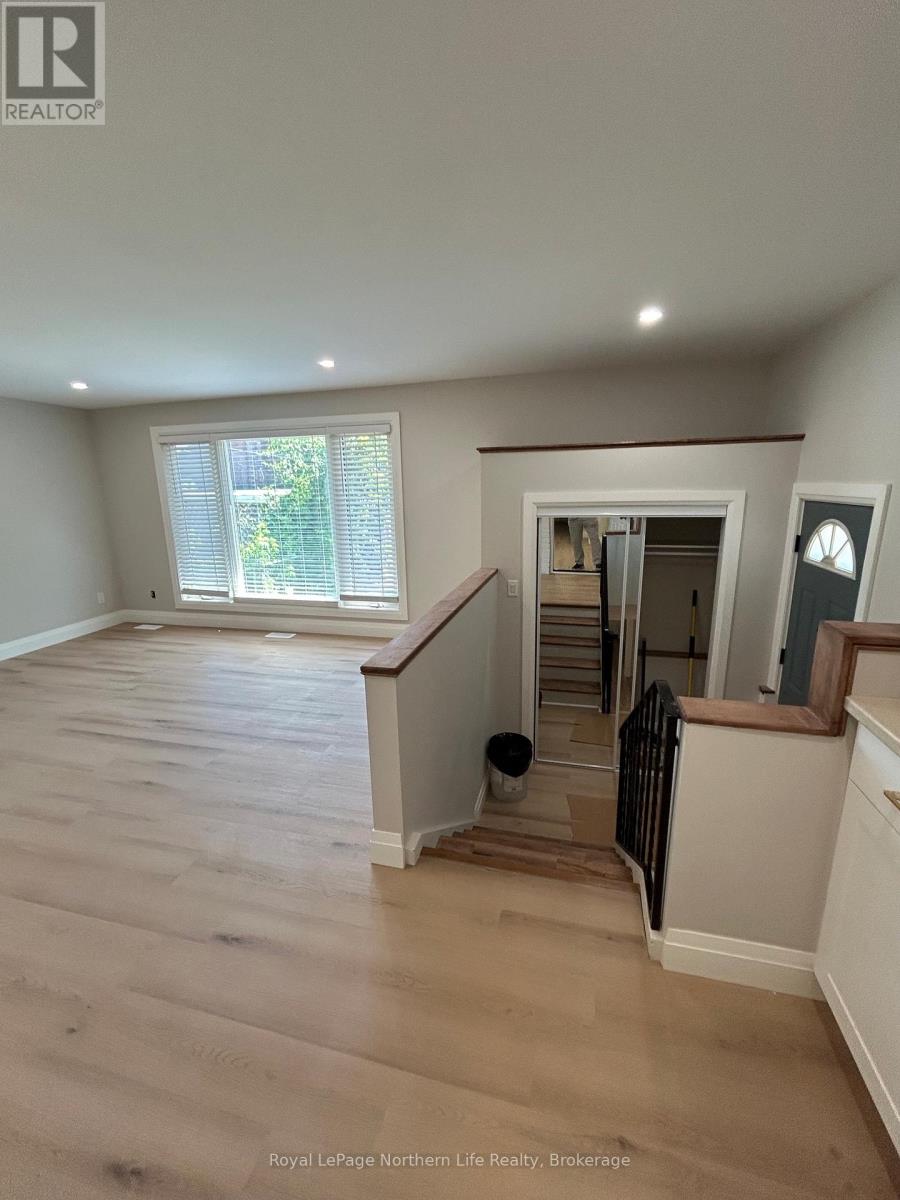 1079 CASSELLS STREET - 7