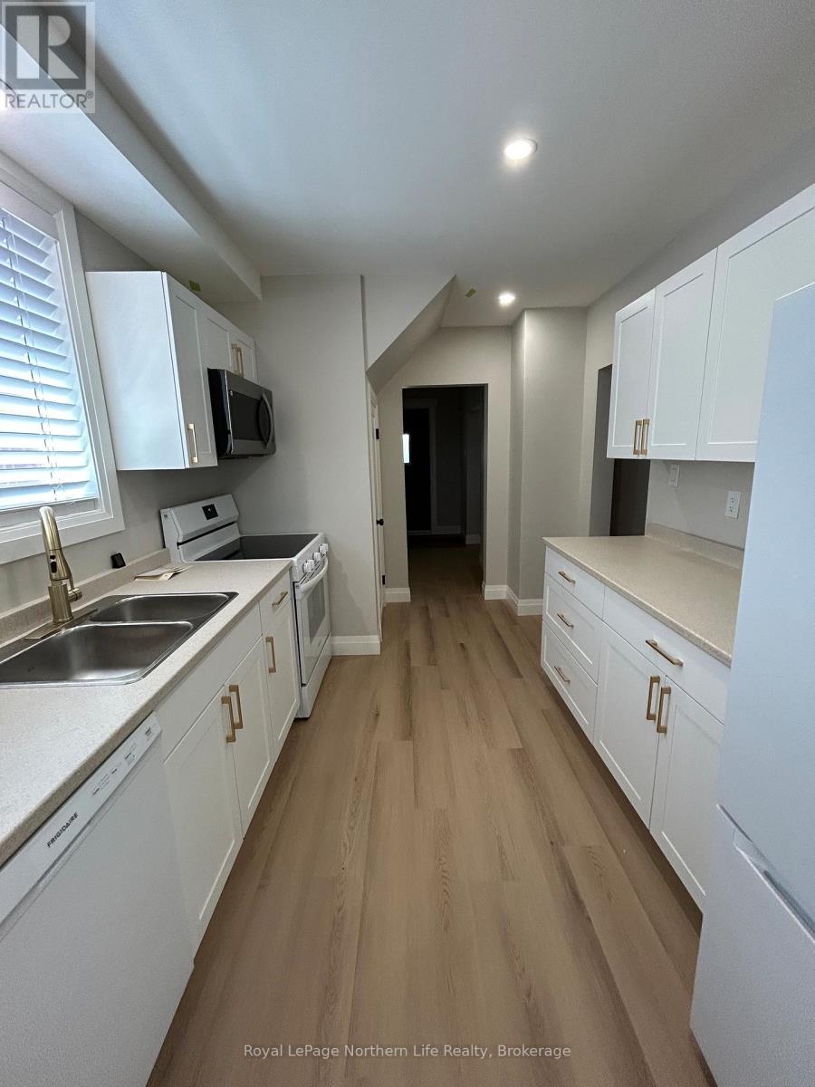 1079 CASSELLS STREET - 8